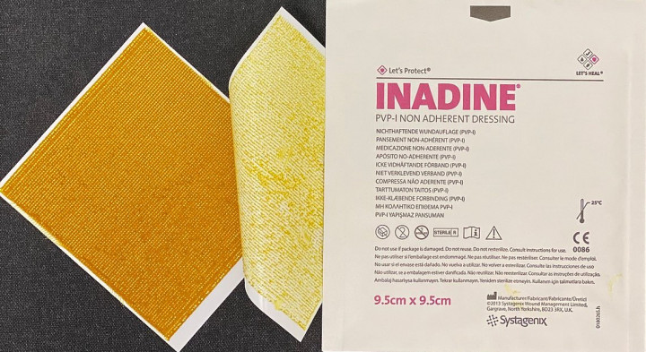 Compressa impregnada com iodopovidona não aderente Inadine 9,5x9,5cm