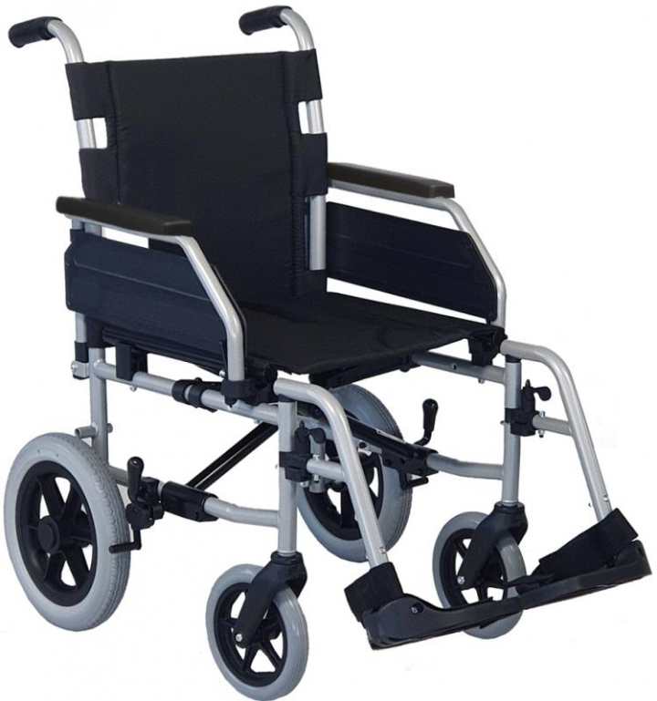 Cadeira de rodas manual encartável com apoios de braço rebatíveis e de pés destacáveis, rodas transito 12' com pneus maciços e aro motor de autopropulsão e capacidade para 110Kg Apolo 2