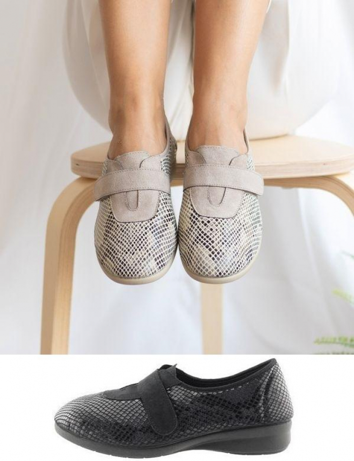Sapatos ortopédicos e de conforto de senhora com padrão cobra, velcro ajustável e sola flexível e leve Bourg
