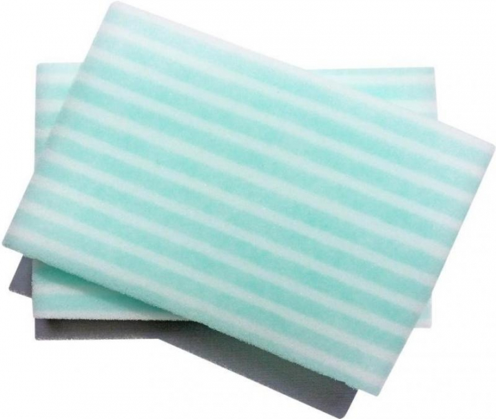 Embalagem com 24 toalhitas de esponja impregnadas com sabão para lavagem e higiene corporal 12x20cm