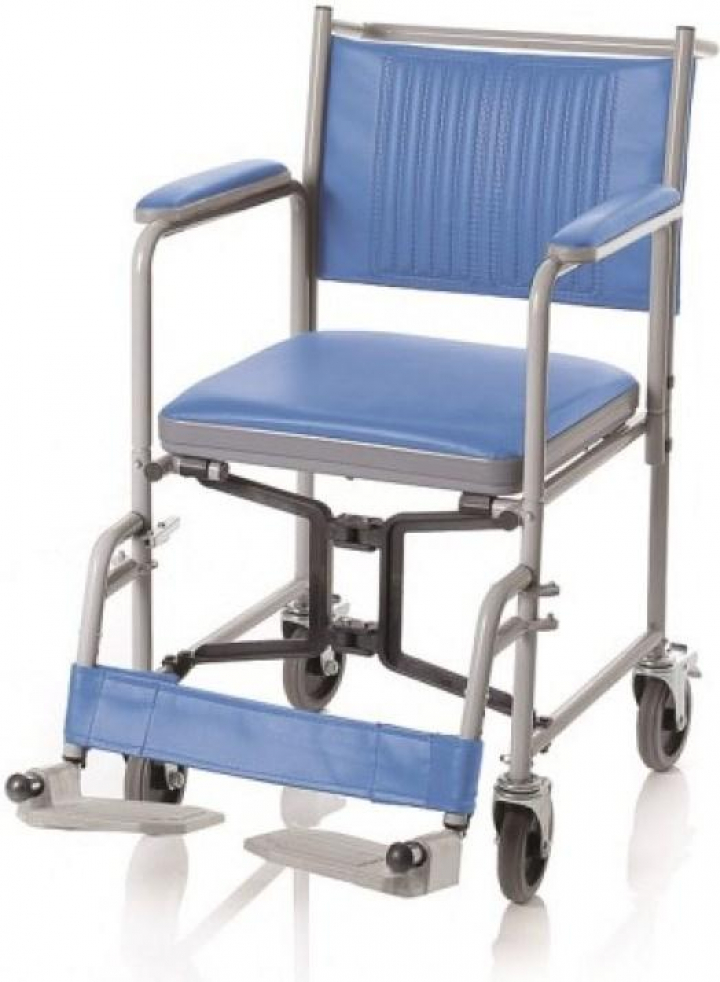 Cadeira sanitária encartável e portátil com 4 rodízios, bacio, encosto regulável em altura e apoios de braços e de pés destacáveis e assento almofadado RC220