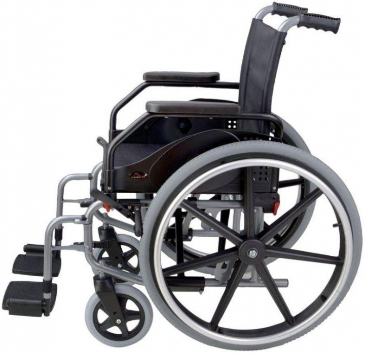 Cadeira de rodas de tracção manual com apoios de braços e pés destacáveis, rodas traseiras de extracção rápida e capacidade para 150kg Celta